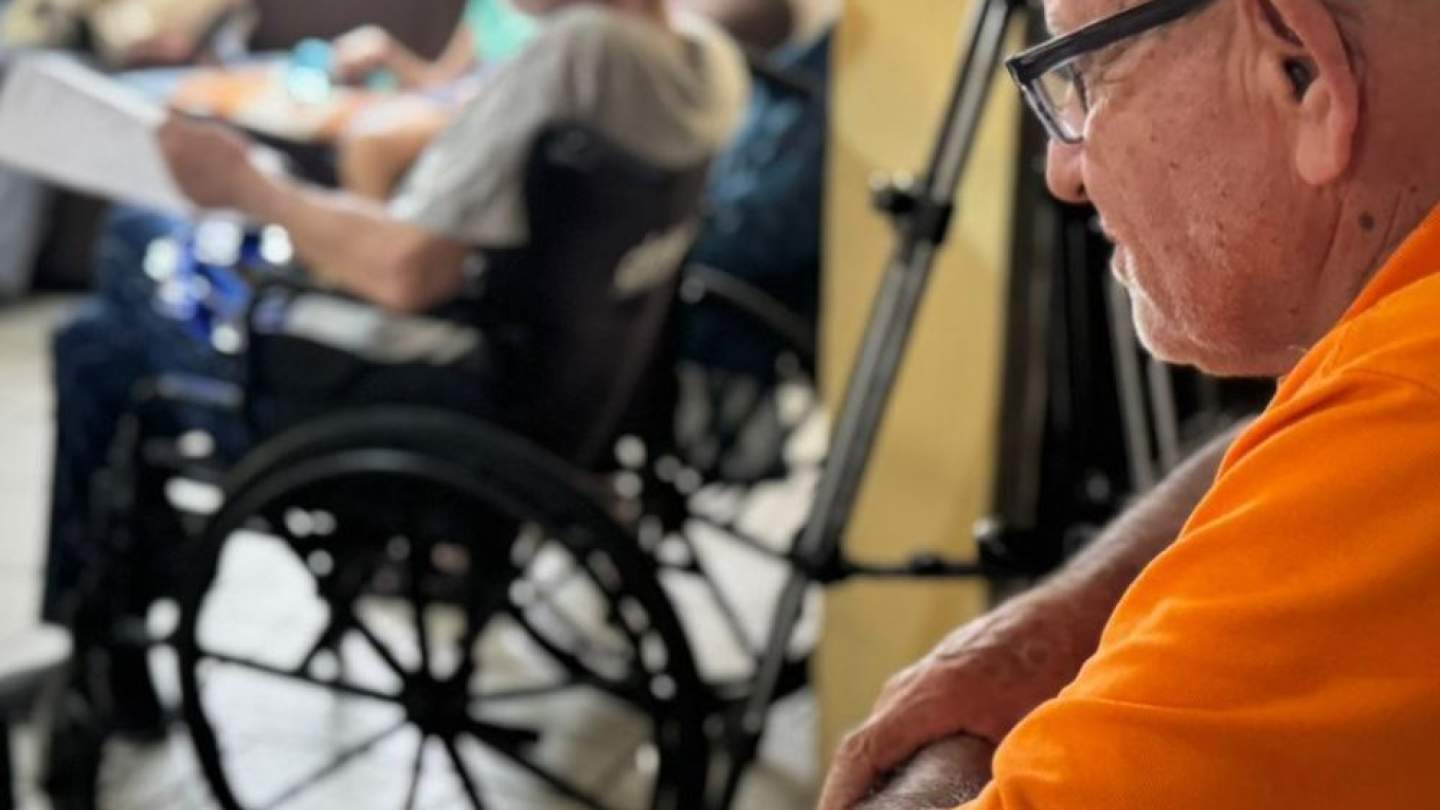 El Gobierno de Sonora imparte clases de música en estancias para personas adultas mayores